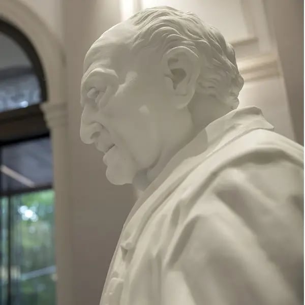 La figura di Luigi Rovati. Genesi della scultura di Giuseppe Ducrot
